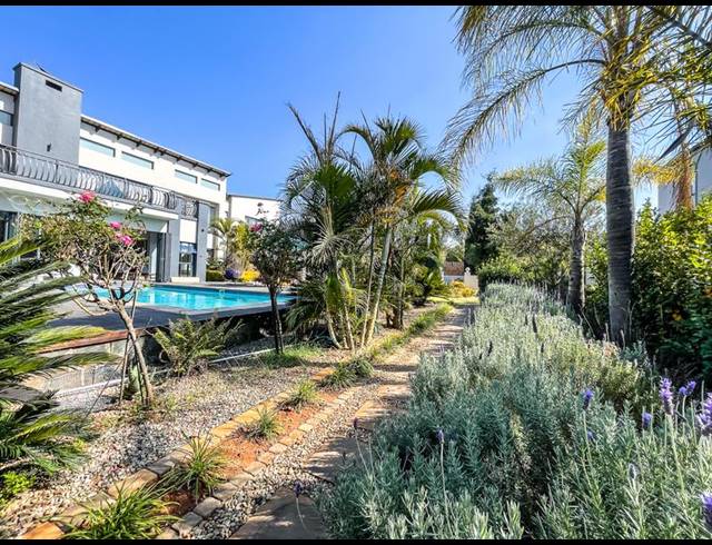 7 BEDROOM HOUSE FOR SALE IN MIDSTREAM HILL